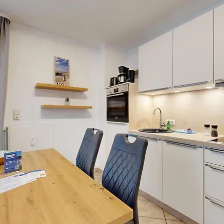 Appartementhaus Binzer Sterne 06 *